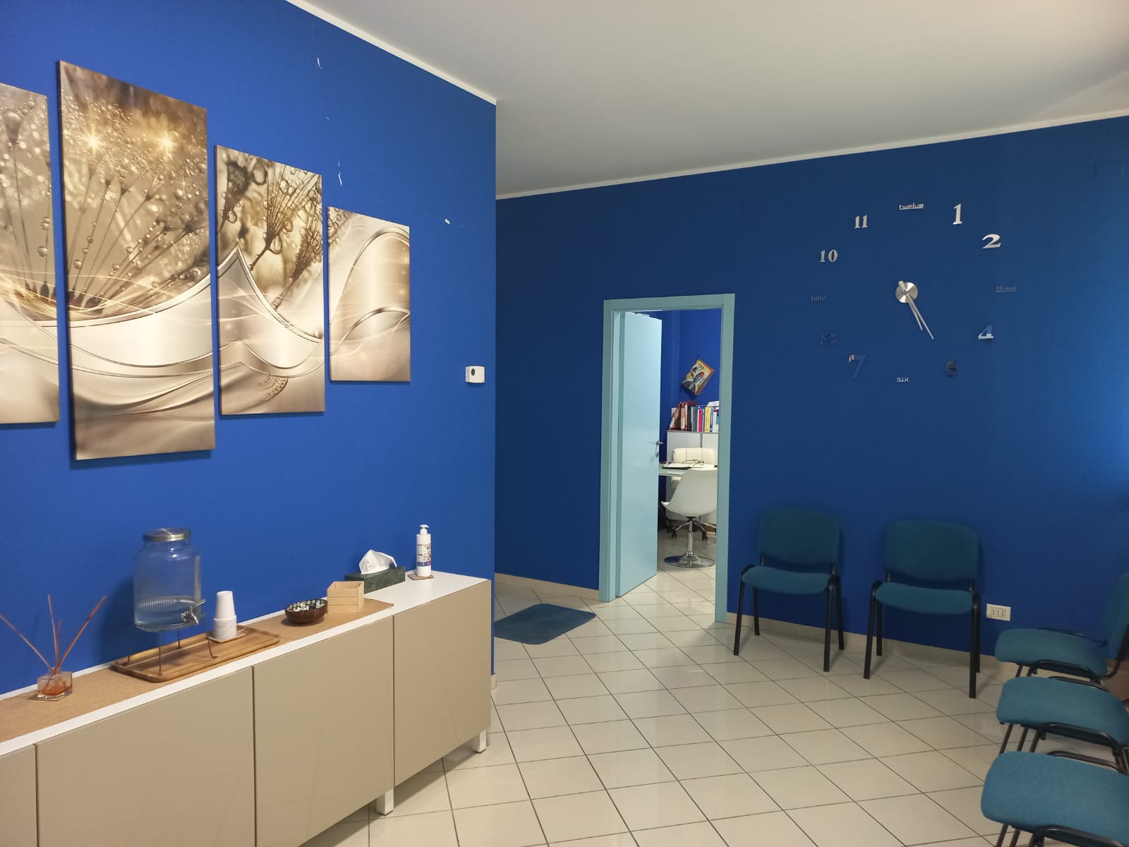Sala di accoglienza dello studio